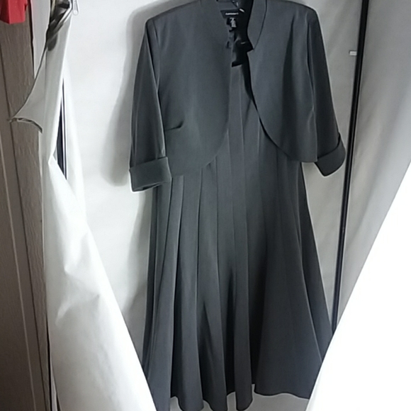 R&M Richards Dresses & Skirts - R&M Richards